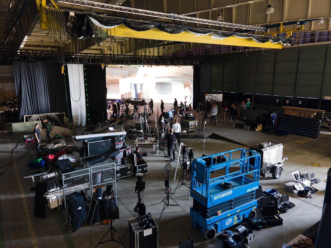 hyperbowl studio set