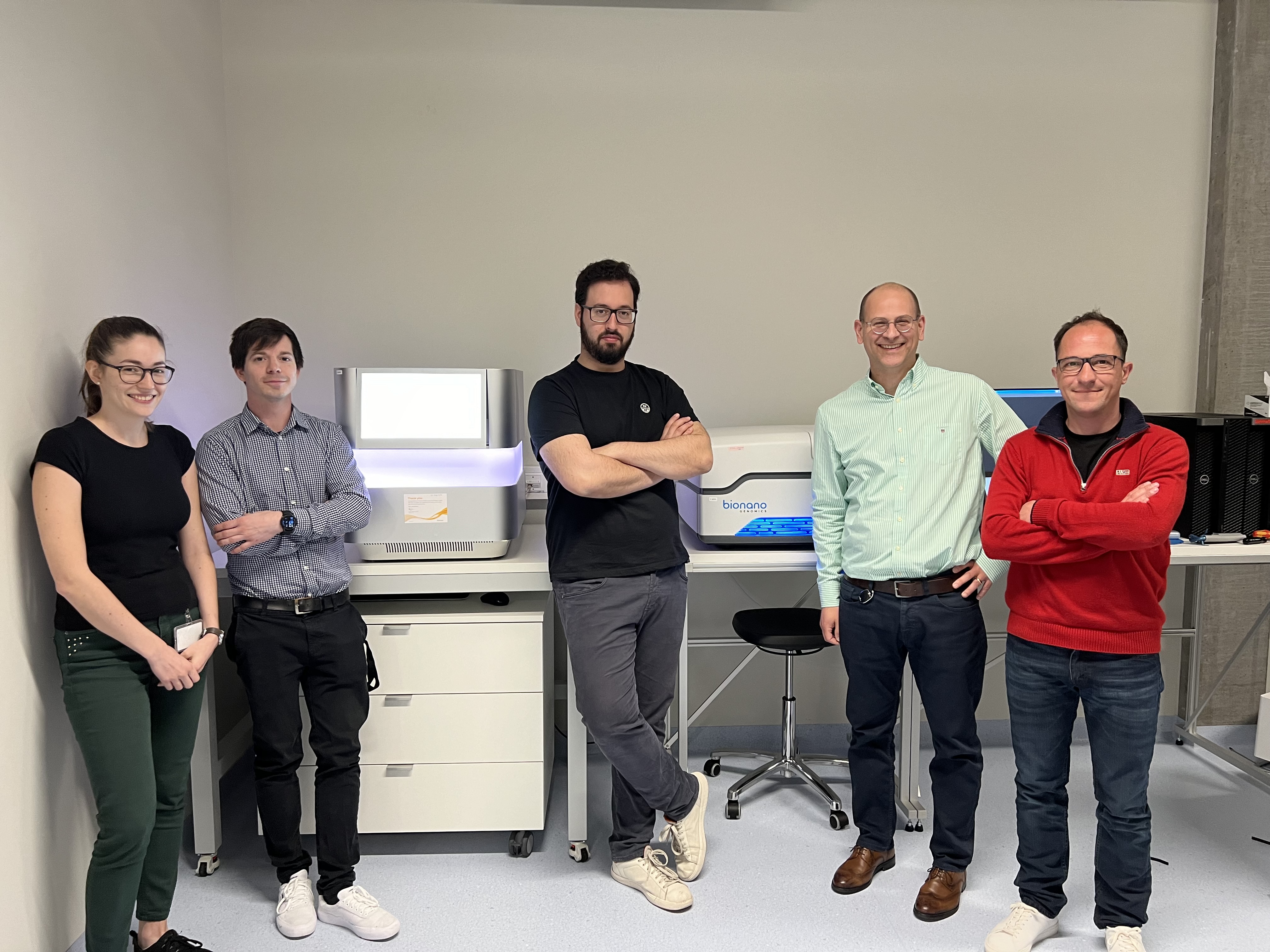 The NewBiologix team in its sequencing laboratory