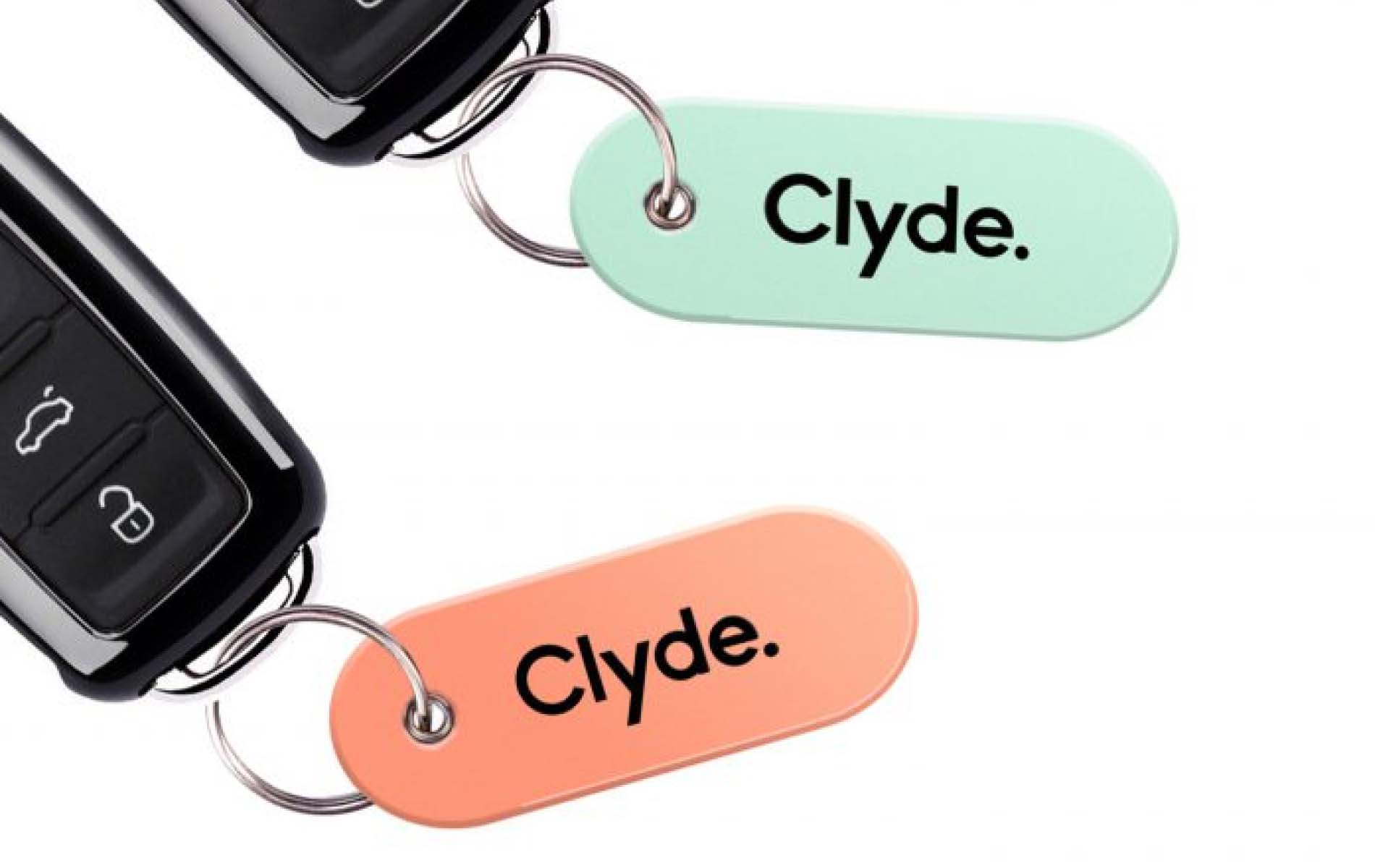 Car keychain with Clyde written on it on Glacier and Brick Color background, as asset of the corporate design