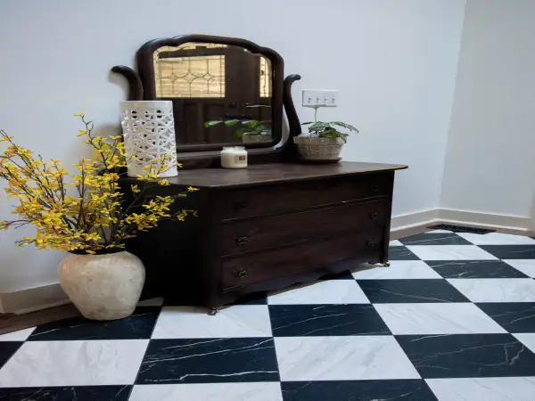 Fourier in Paris Mountain with Black and White Tile