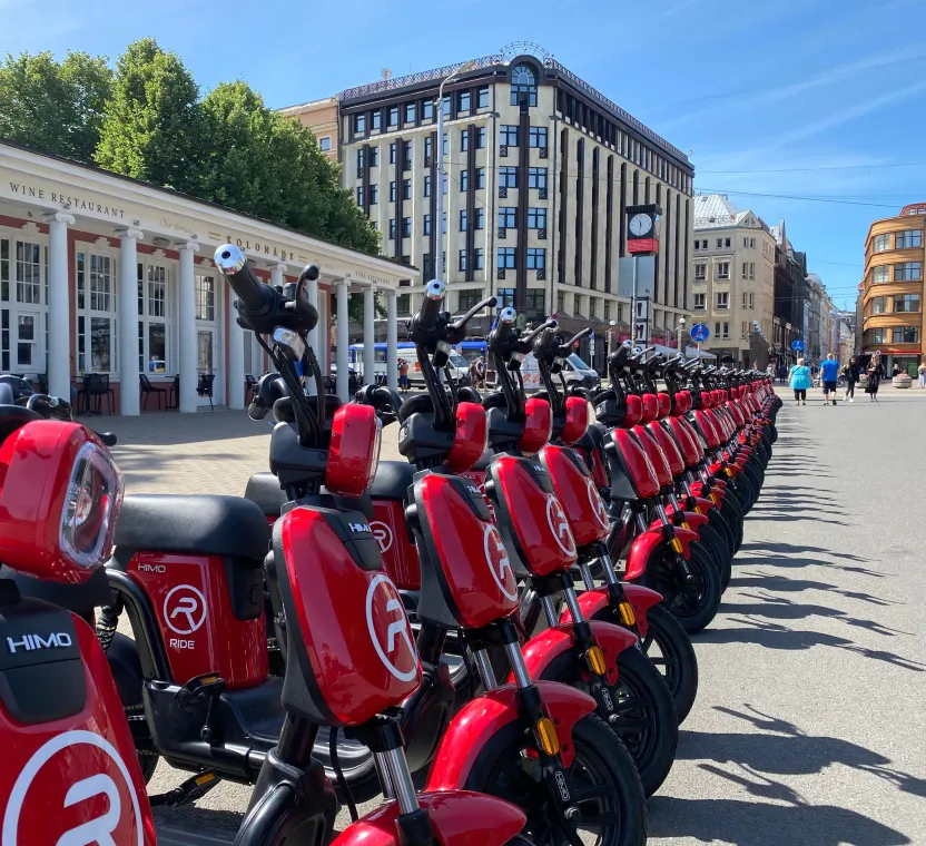 ROULEZ dans le secteur difficile mais gratifiant du partage de vélos électriques