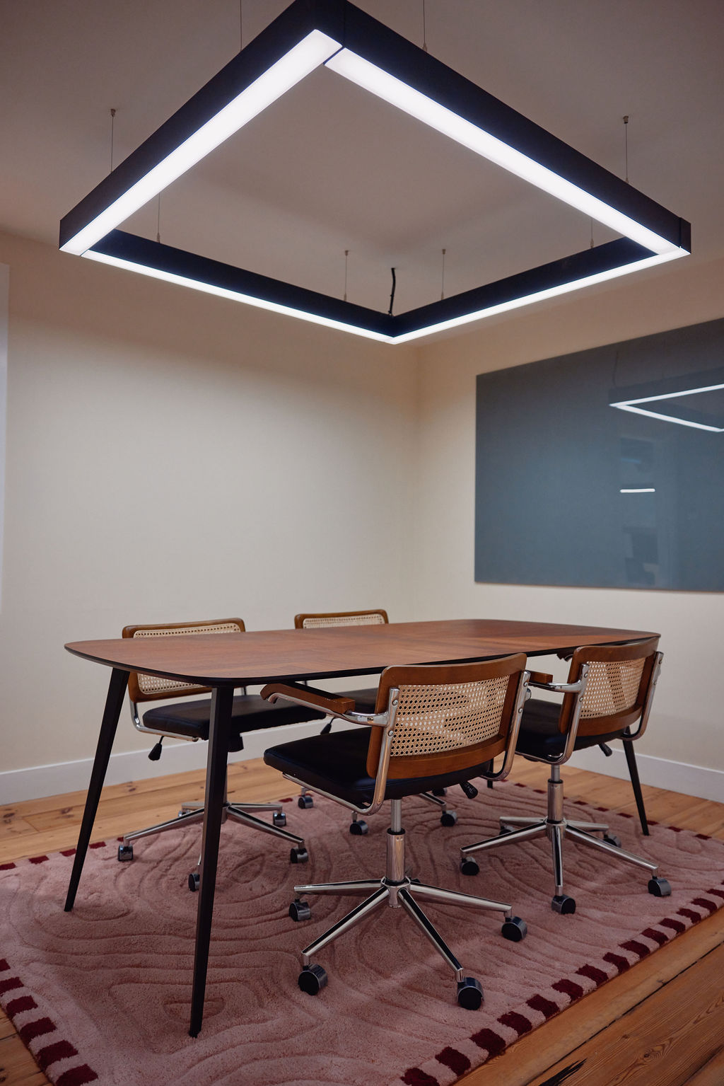 The six-seat meeting room at Drop-in Wandsworth