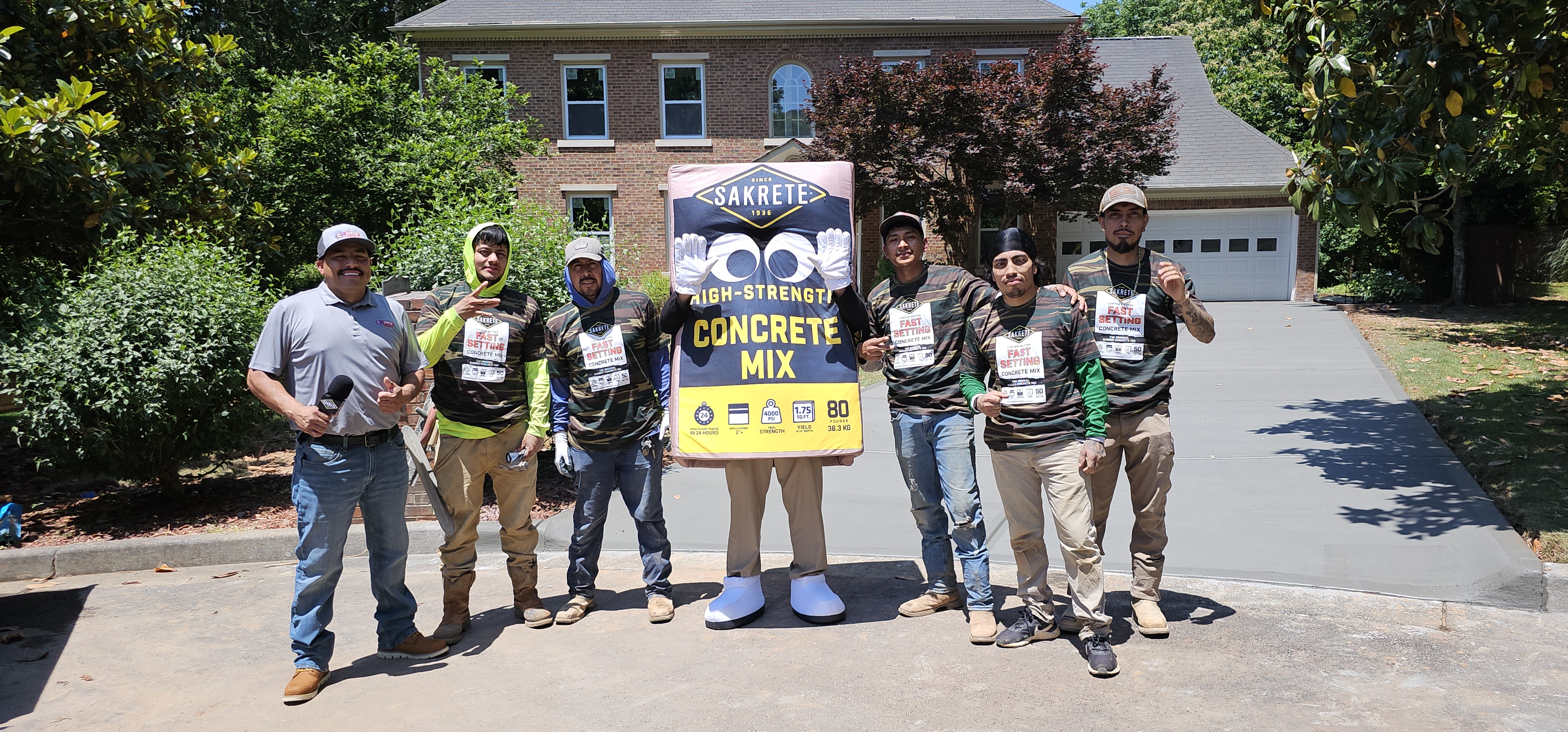 Concrete cre with sakman, sakrete's mascot
