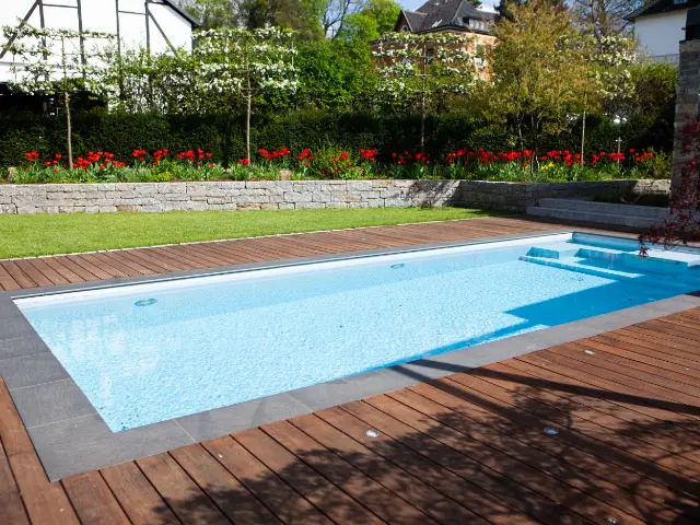 Gartenpool bauen lassen