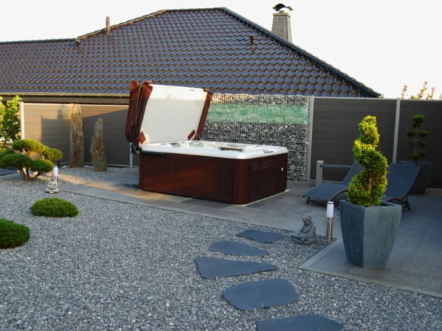 Gartenpool bauen lassen