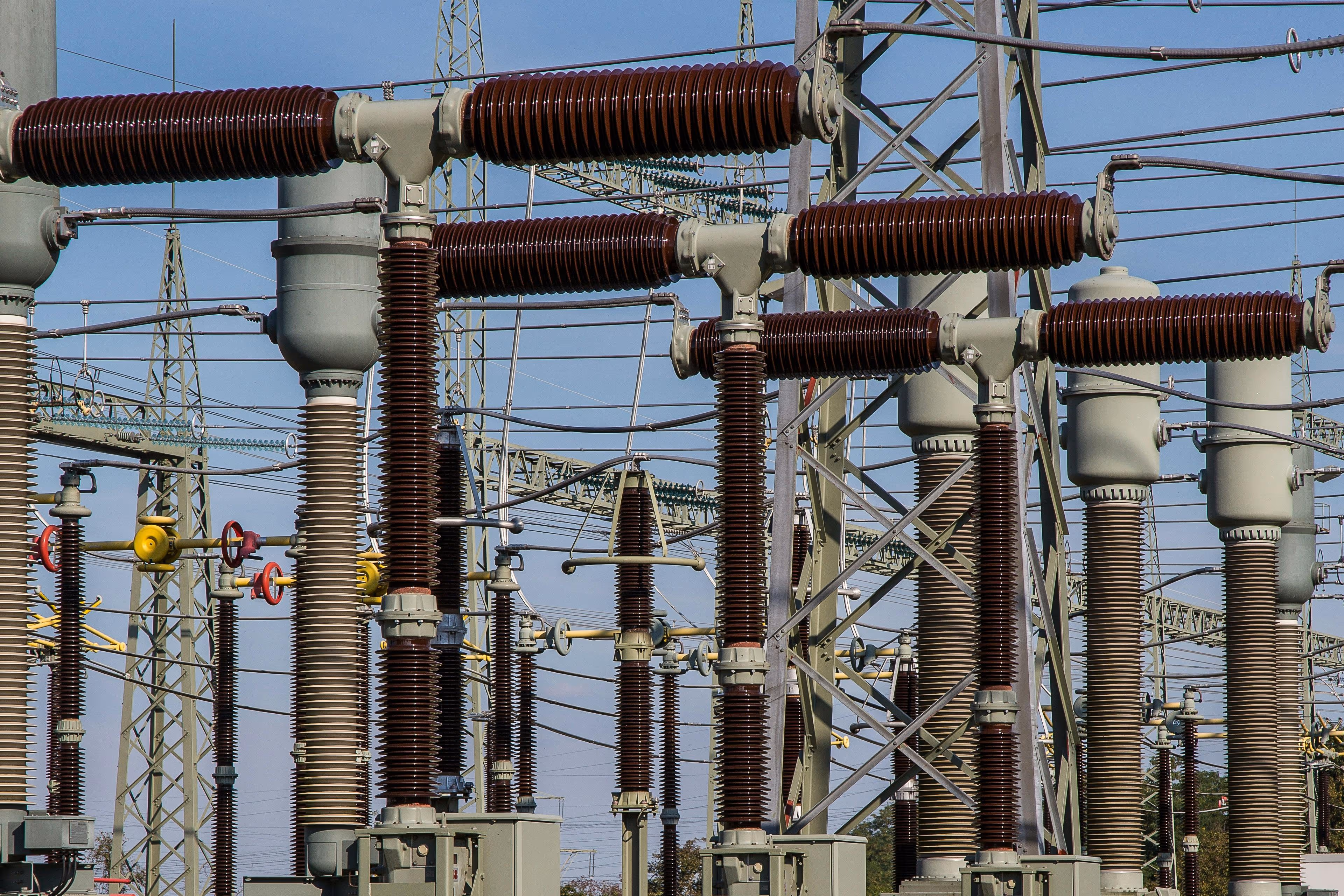 Power Play: 10 Genius Strategies to Slash Soaring Electricity Expenses!