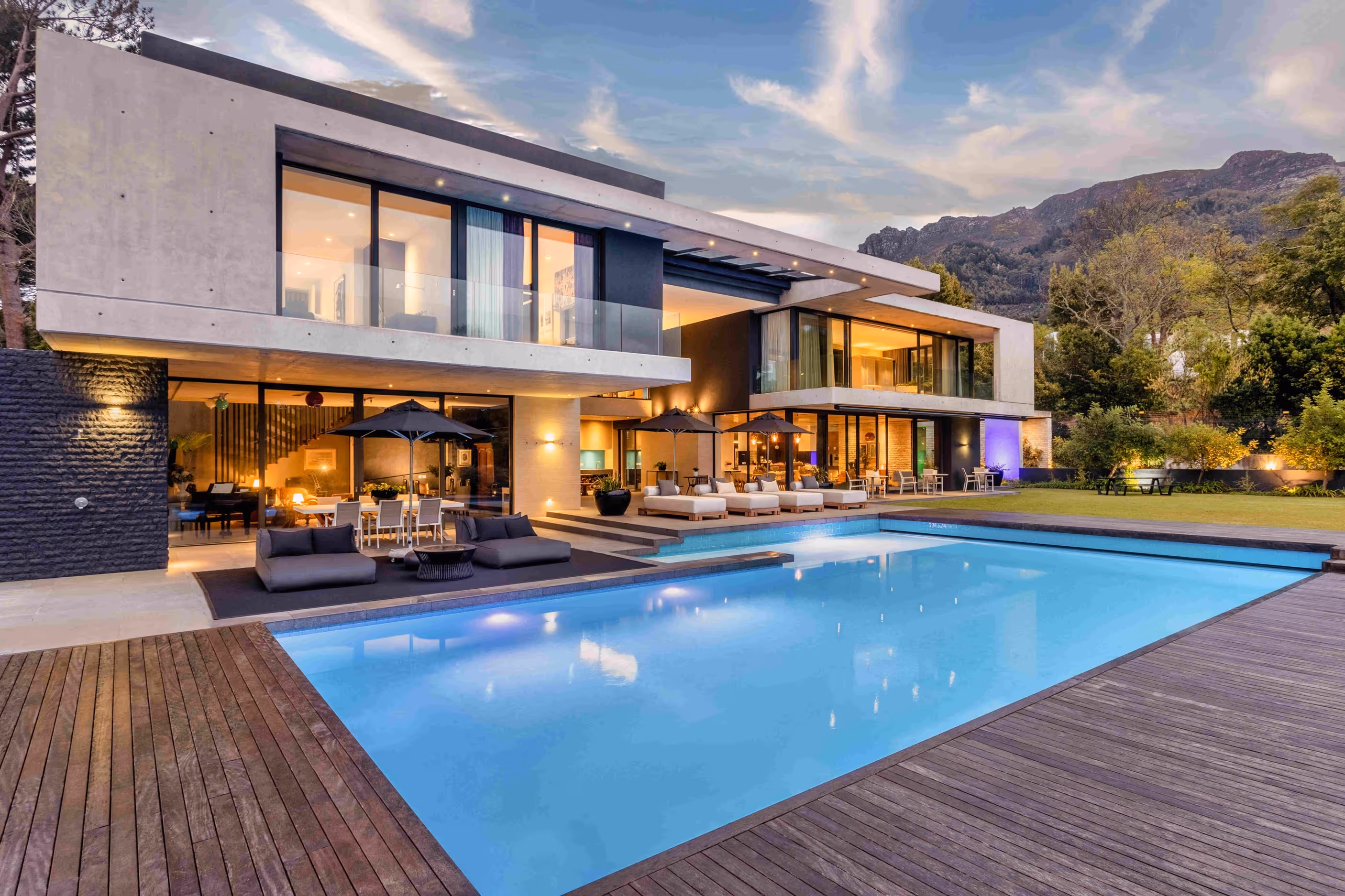 3 Forex moves that can save you big on SA Property Deals