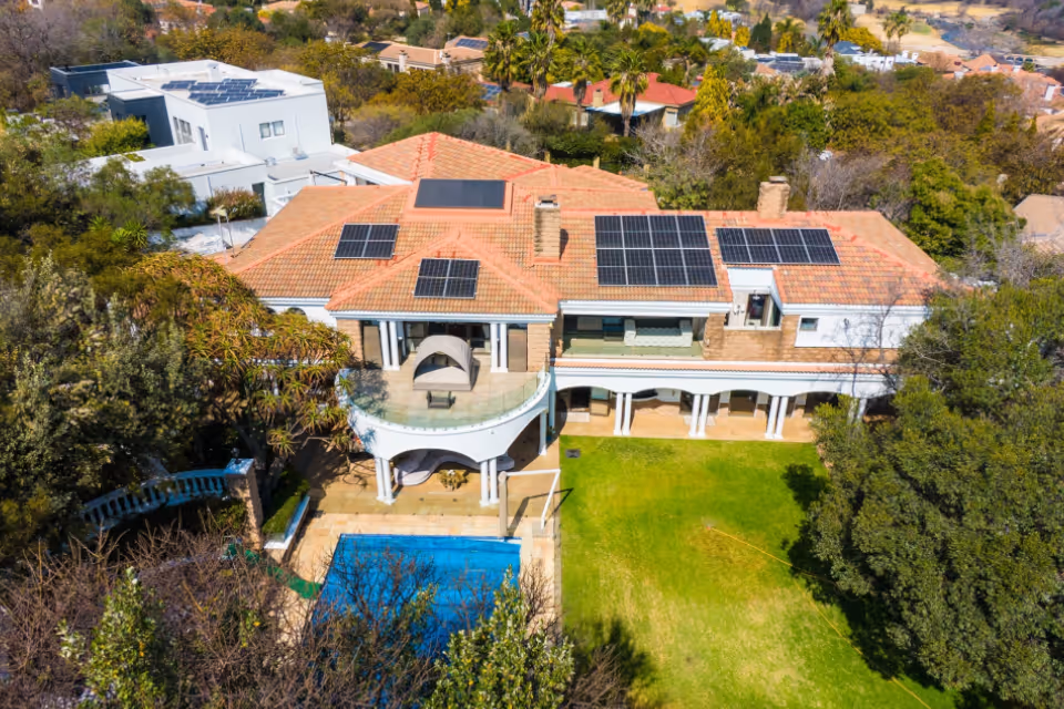 Buyers flee to estates as services collapse