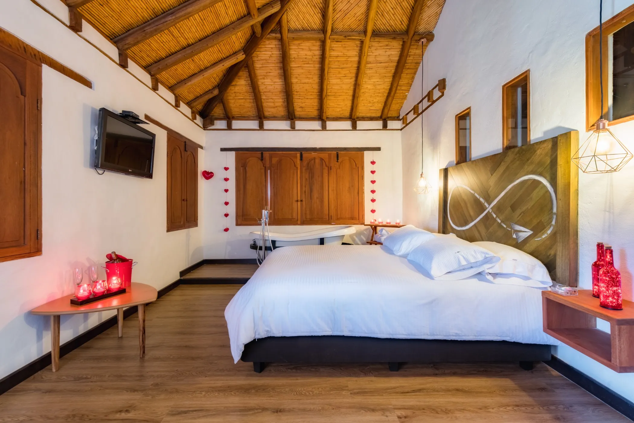 Decoración íntima y cálida para una escapada romántica en el corazón de Villa de Leyva