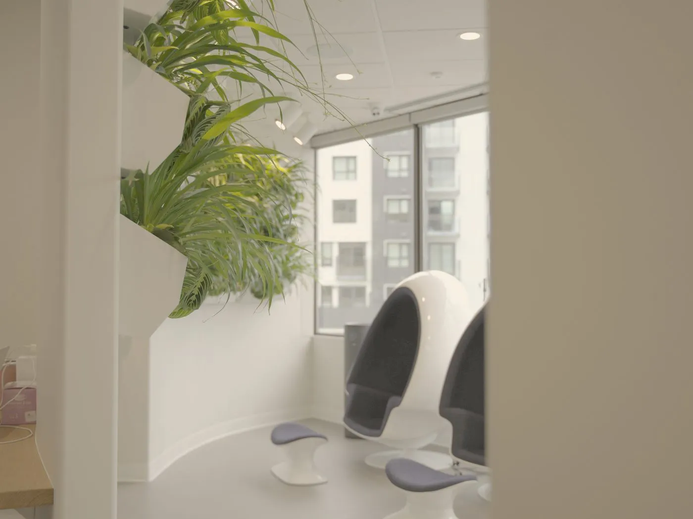 A quiet seating area at 8 West Clinic