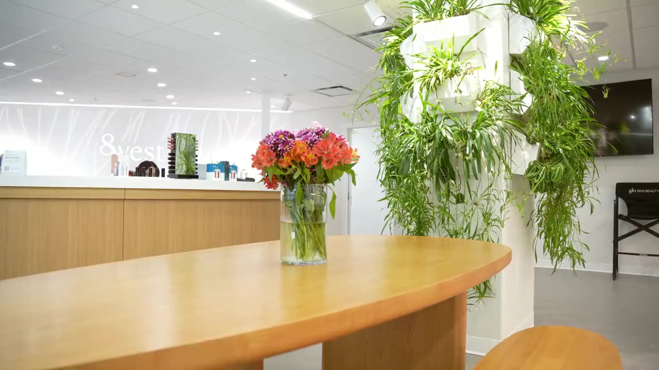 The reception at 8 West Clinic in daylight