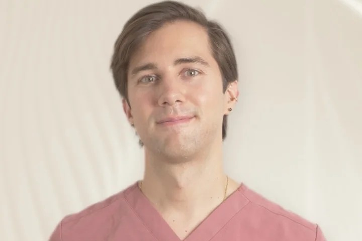 Dr. Masschelein, plastic surgeon, at 8 West Clinic