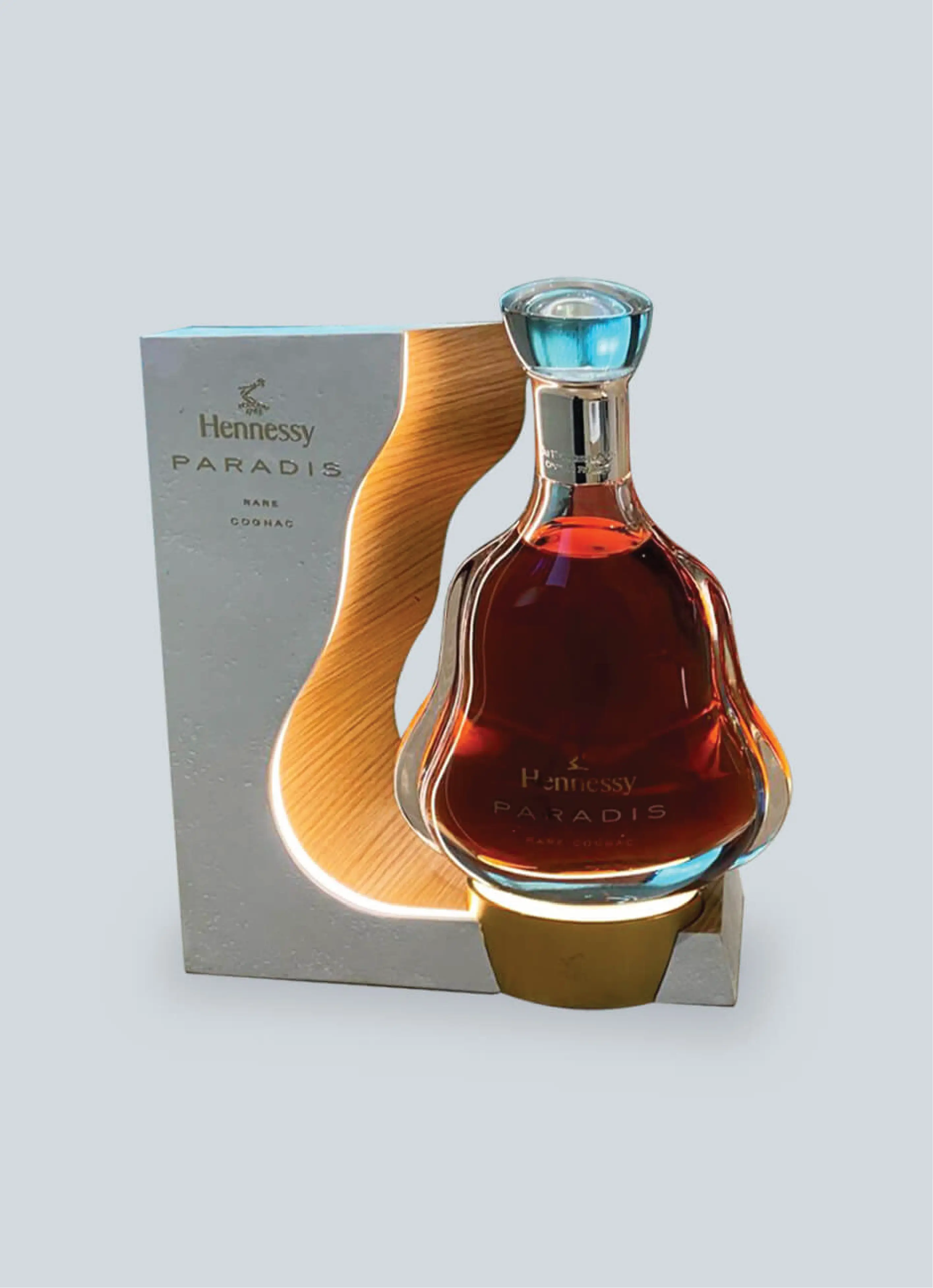 Visual Merchandising Wallbay for top high-end spirits brand Hennessy