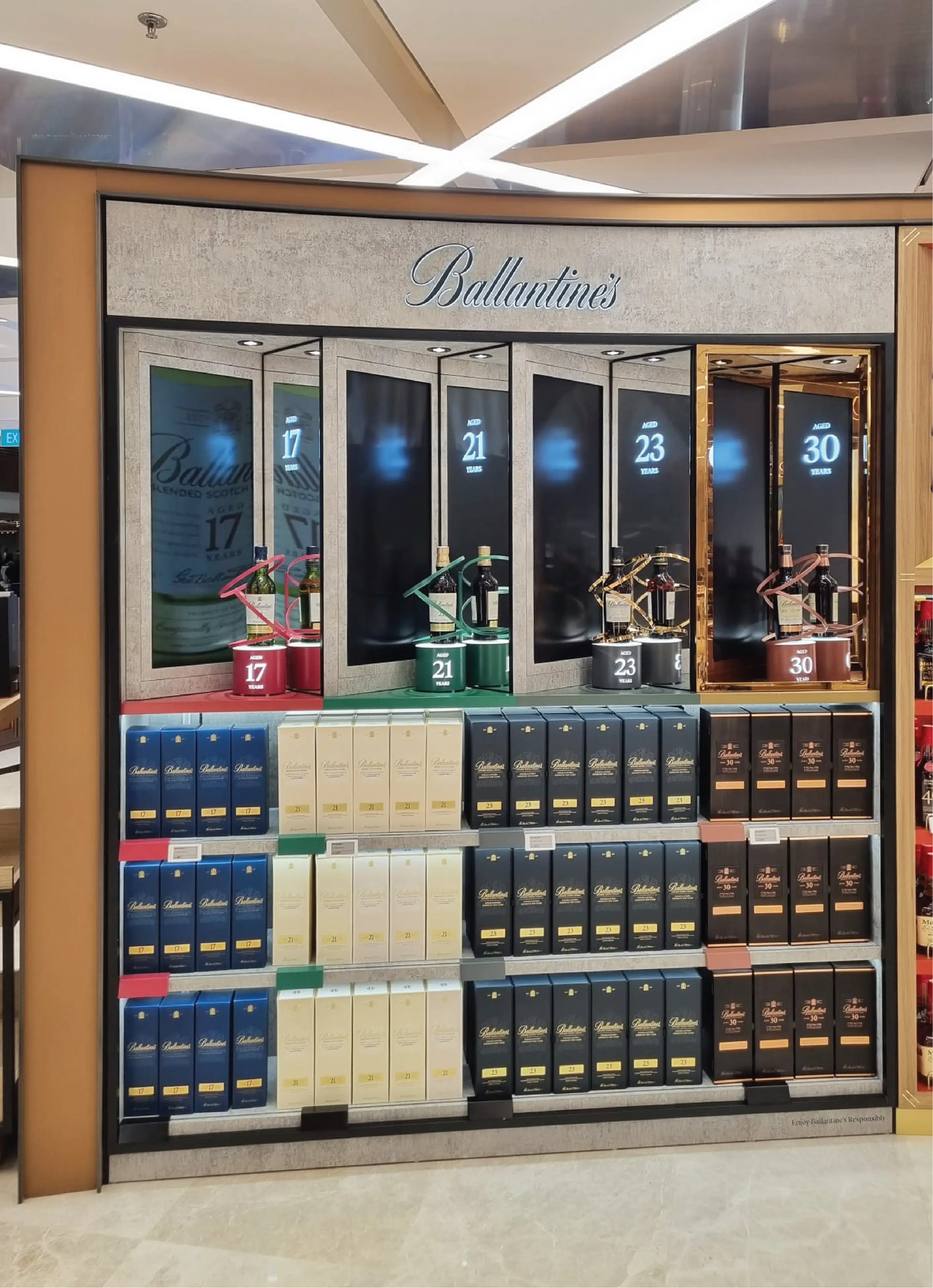 Travel Retail Merchandising Wallbay for whiskey brand Ballantines