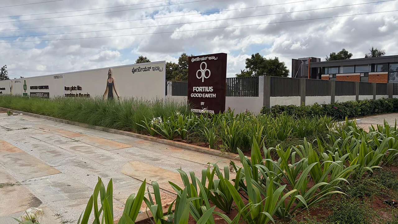 Wide internal boulevard at Fortius Good Earth plotted layout