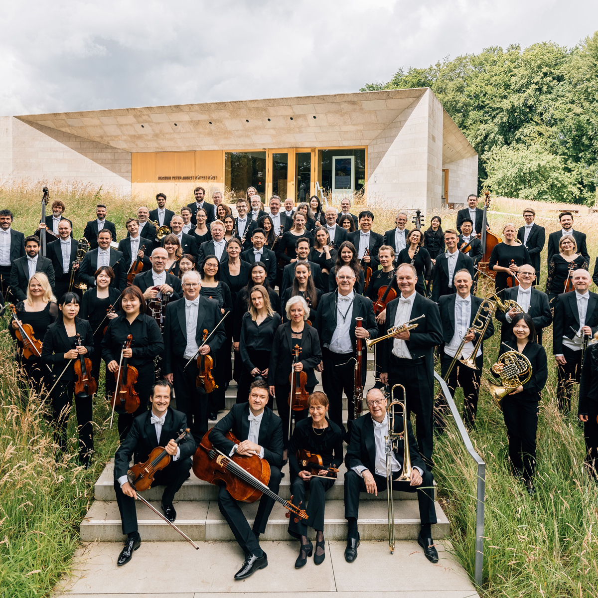 1° Concerto Serie Rubino | NWD Philharmonie | Jonathan Bloxham, direttore | Aleksandar Madžar, pianoforte | “Lost Time Symphony”