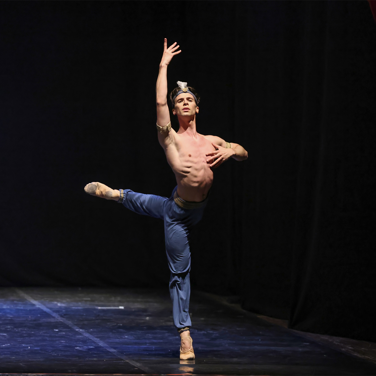 1° Concerto Perle della Domenica | Francesco Mascia, danzatore | Luca Ciammarughi, pianoforte | “Falling from the Sky”