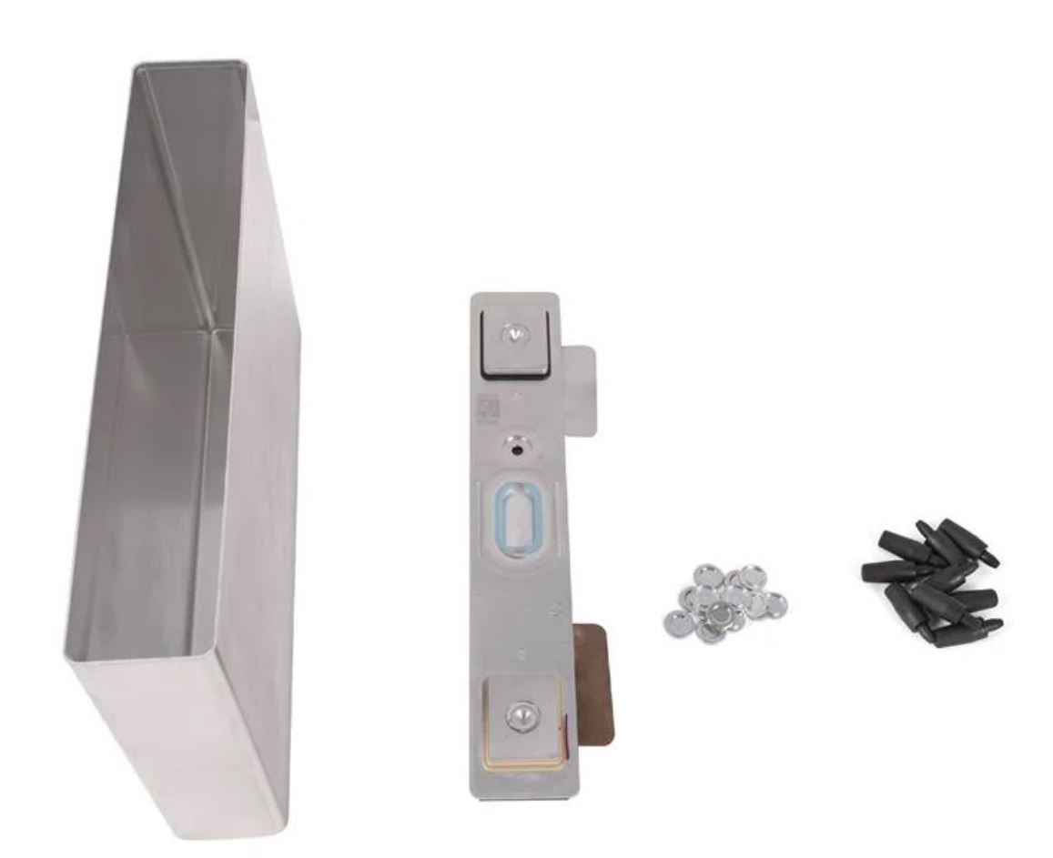 Unsealed aluminium prismatic cell case with components