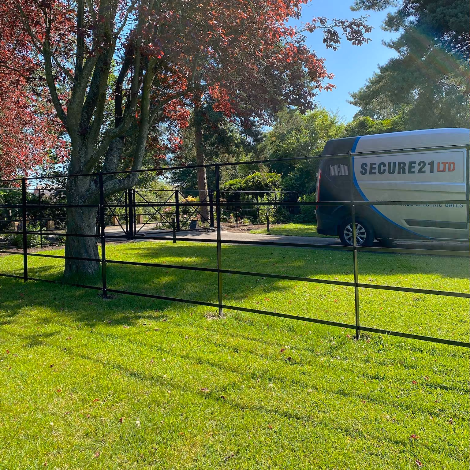Estate Fencing Contractor in Warwickshire