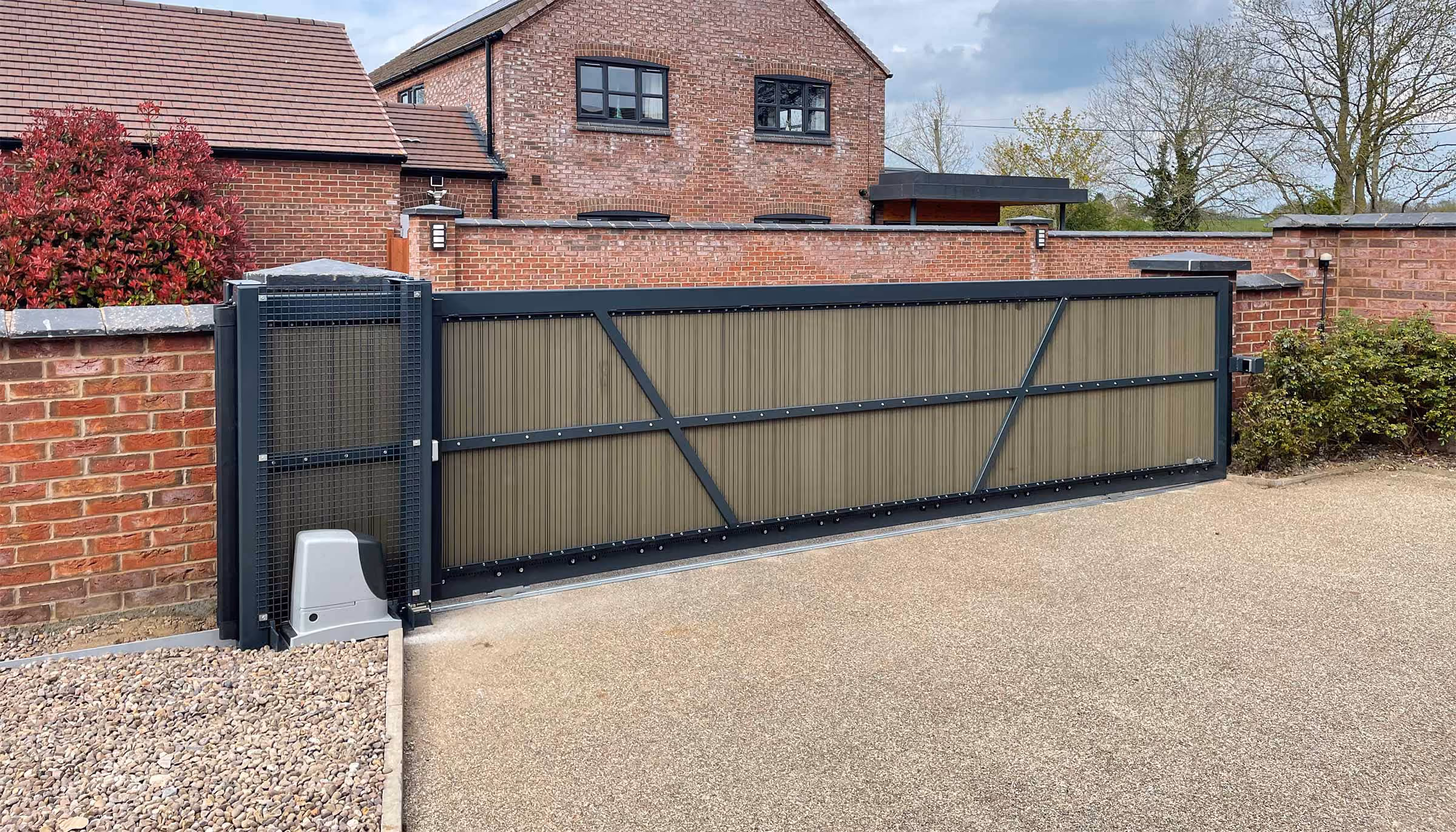 Automatic Driveway Gate manufacturer in Warwickshire