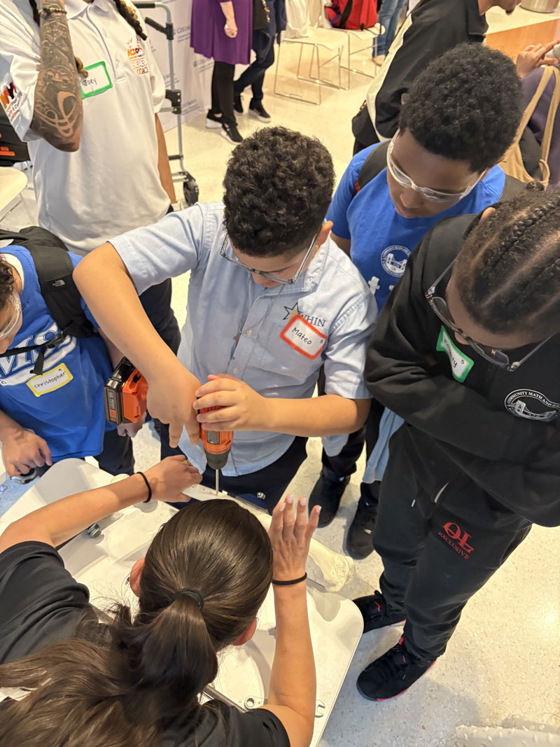 Students learning orthopaedic surgery through Distance Traveled