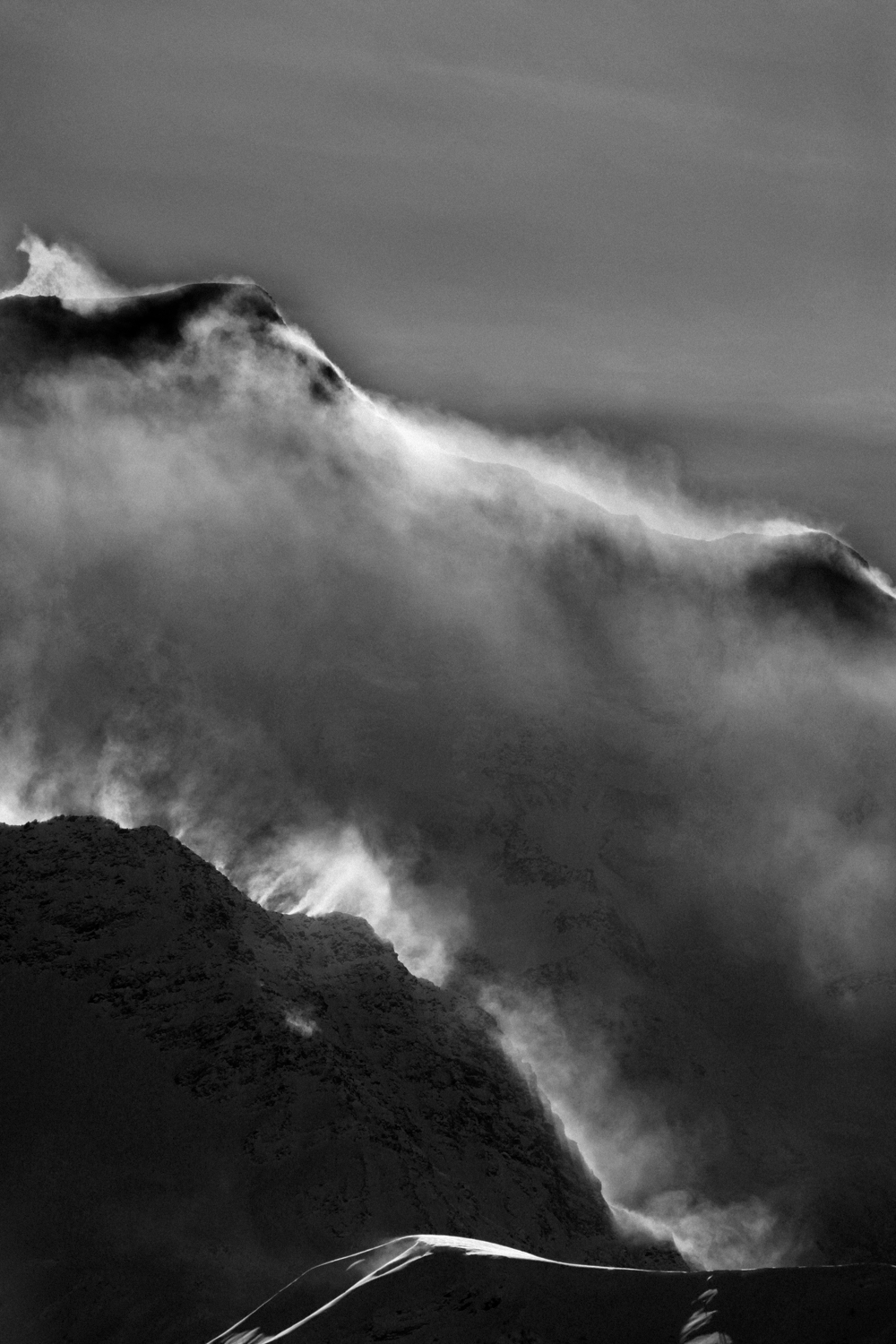 Vent sur les montagnes de Chamonix-Noir et Blanc-tempête