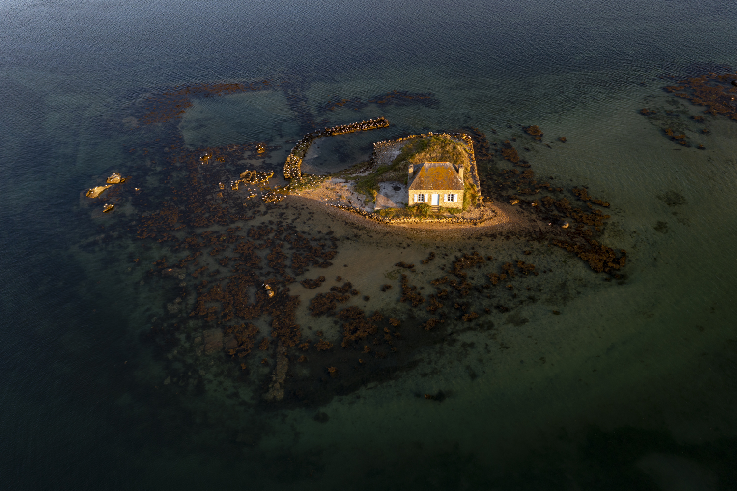 Bretagne, Belz , L'îlot de Nichtarguer et sa maison de pêcheur