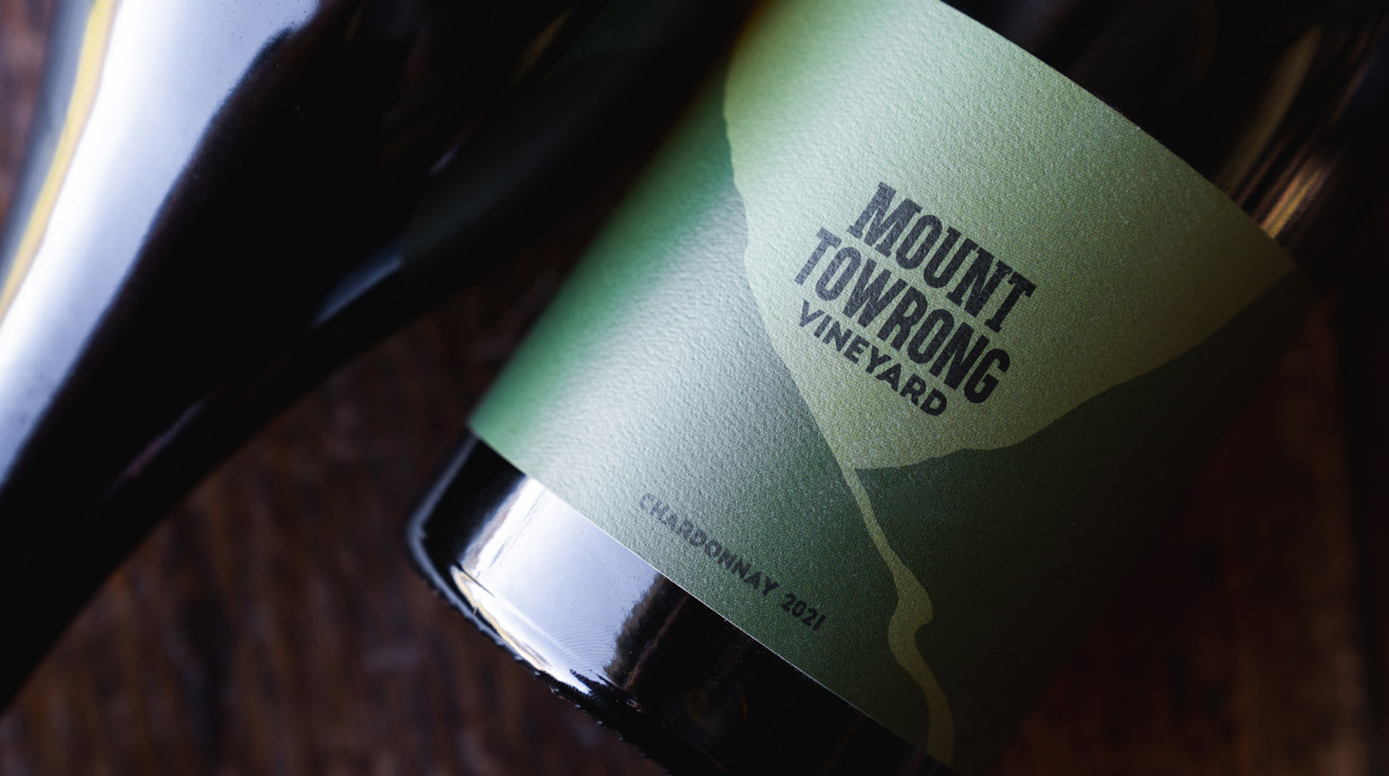 Mount Towrong Chardonnay wine label close up showing the label and it's relationship to the Macedon Ranges, Victoria