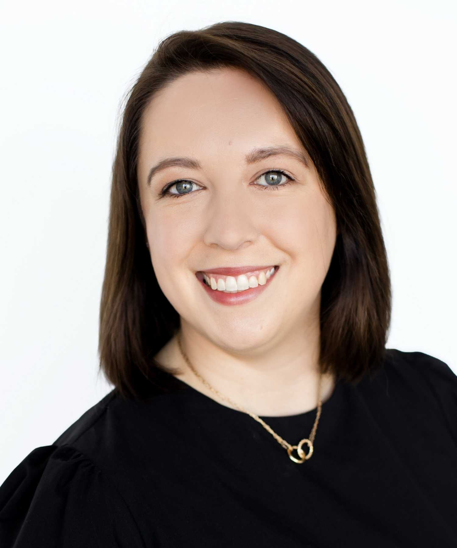 Kirstie Luehring headshot