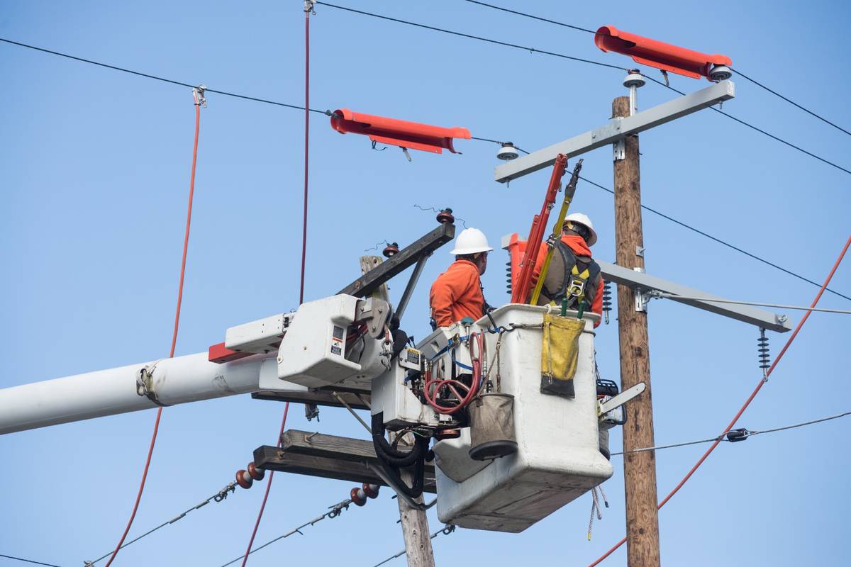 From Chaos to Control: Why Electric Utility Construction Managers Need a Digital Upgrade