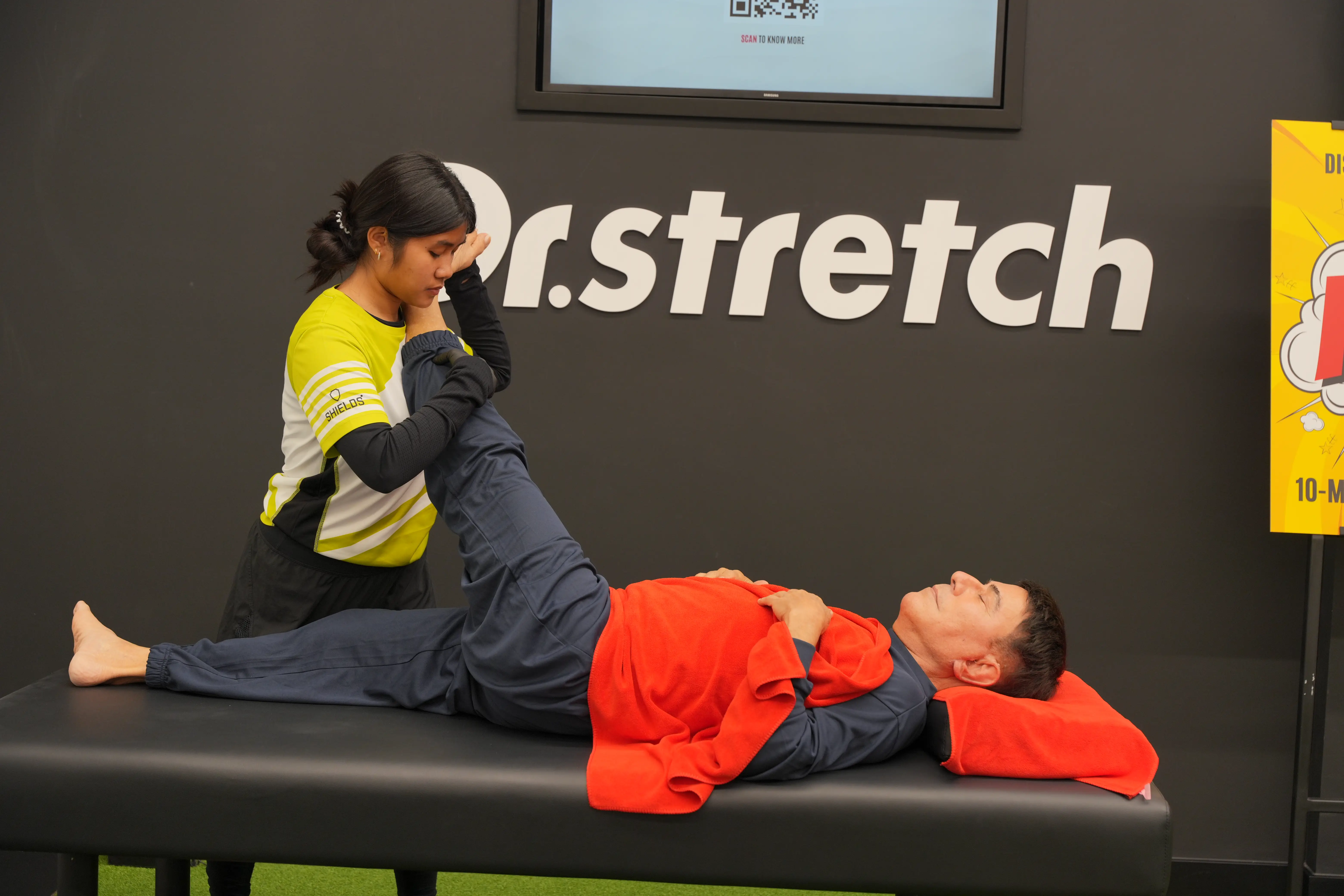 Flexibility and mobility therapy session at Dr.stretch Dubai Hills and Al Barsha