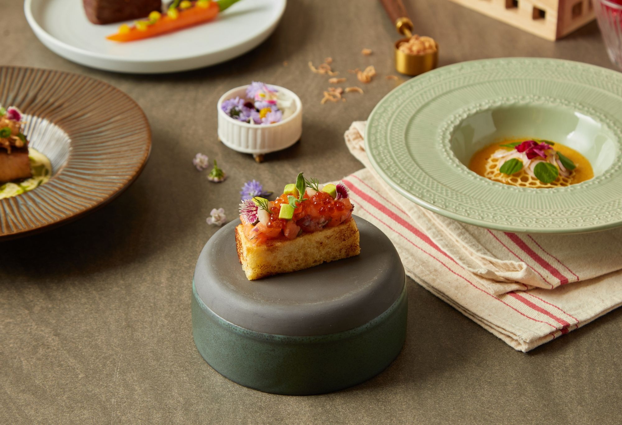 วิธีเลือกประเภทสายรัดที่ดีที่สุดให้เหมาะกับความต้องการทางด้านบรรจุภัณฑ์อุตสาหกรรม