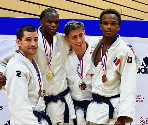 photo de groupe de judoka