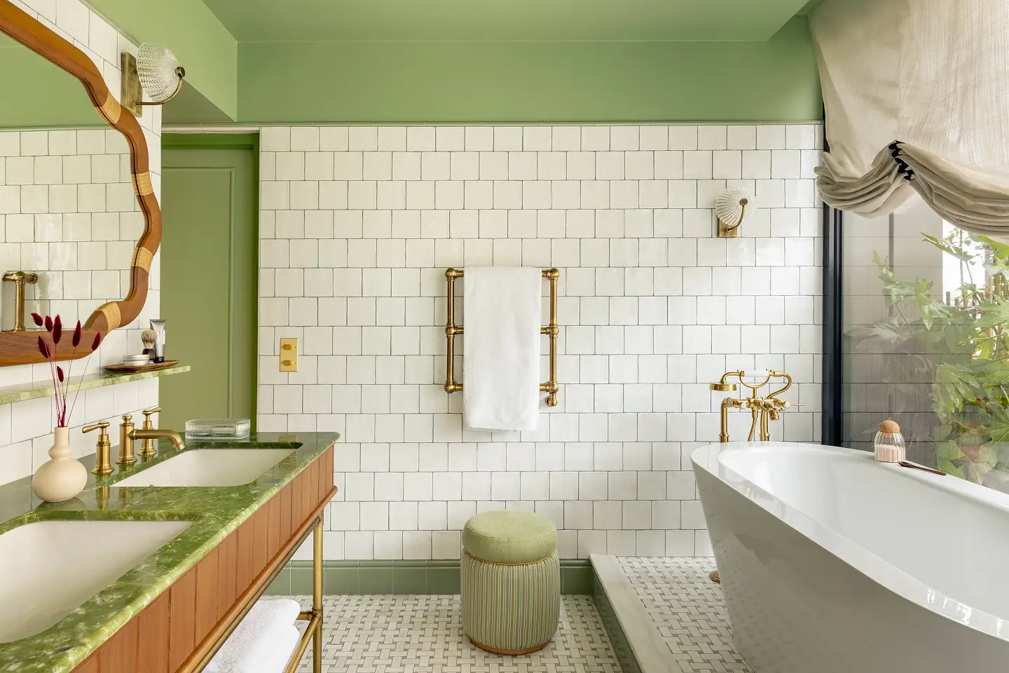 bathroom of suite terrace with bathtub