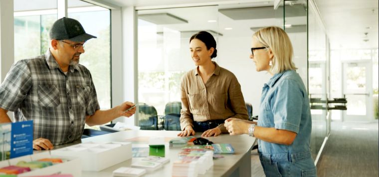 O.C. Tanner’s consulting and design teams working on deliverables for a client.