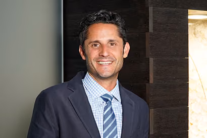 Dr Ethan Handler