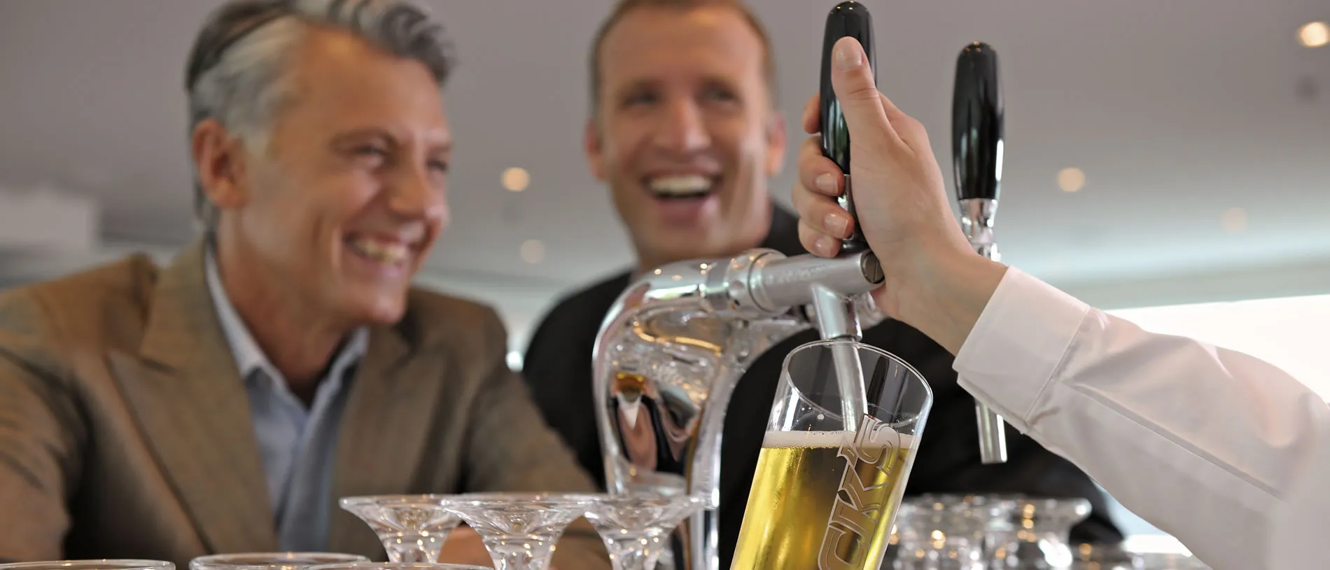 Globus Avalon Waterways friends drinks bartender