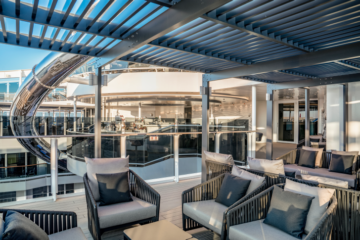MSC World Asia, Zen Bar