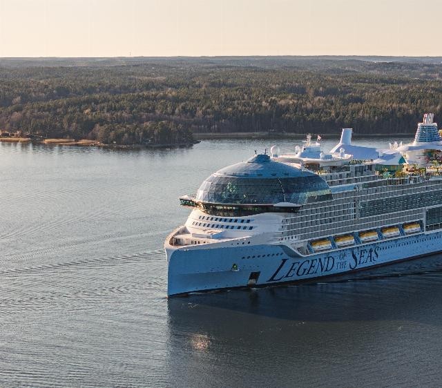 Aerial, ship, Explorer of the Seas, Voyager Class, ex, exterior