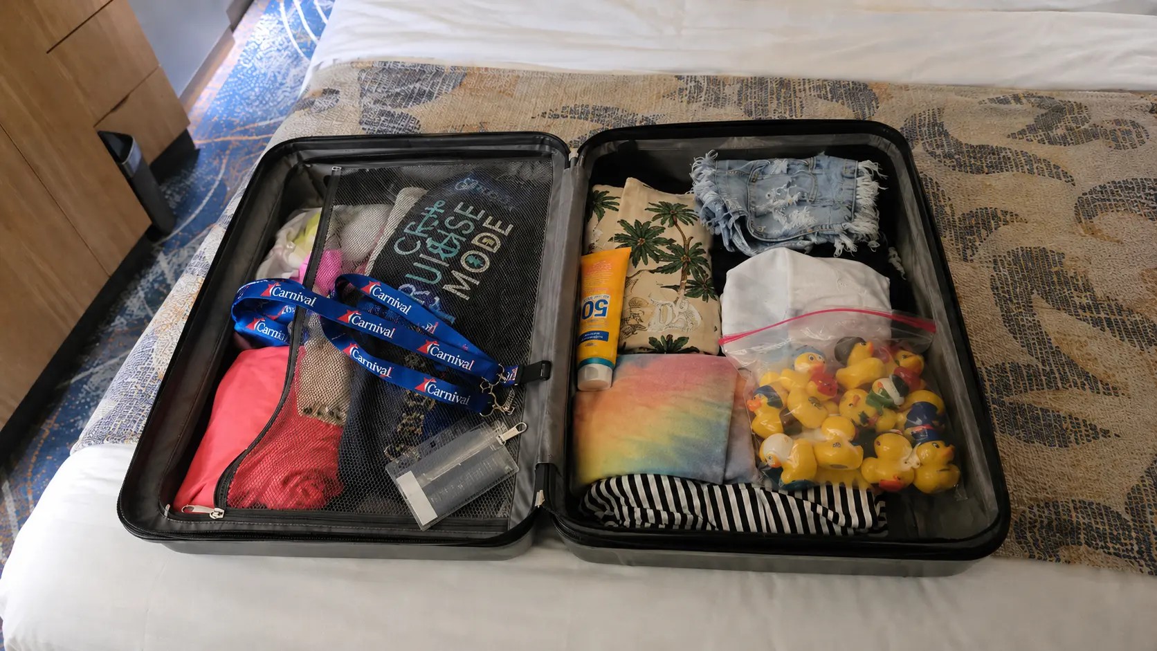 Cruise Luggage With Rubber Ducks