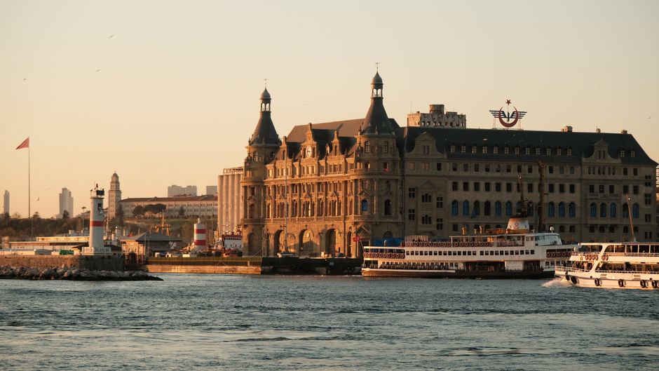 Families on mainstream ships with a regional add-on