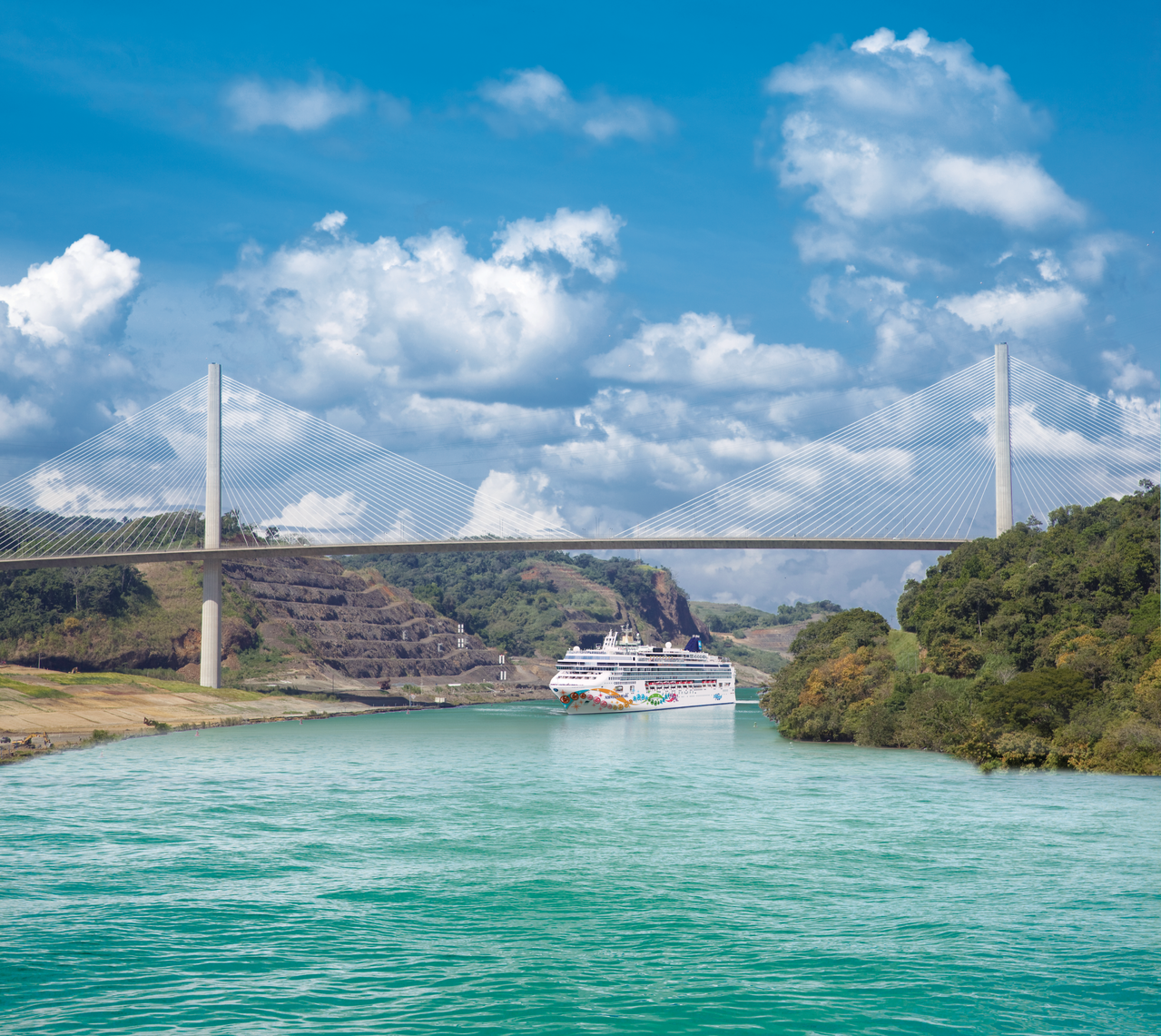 Norwegian Pearl Panama Canal