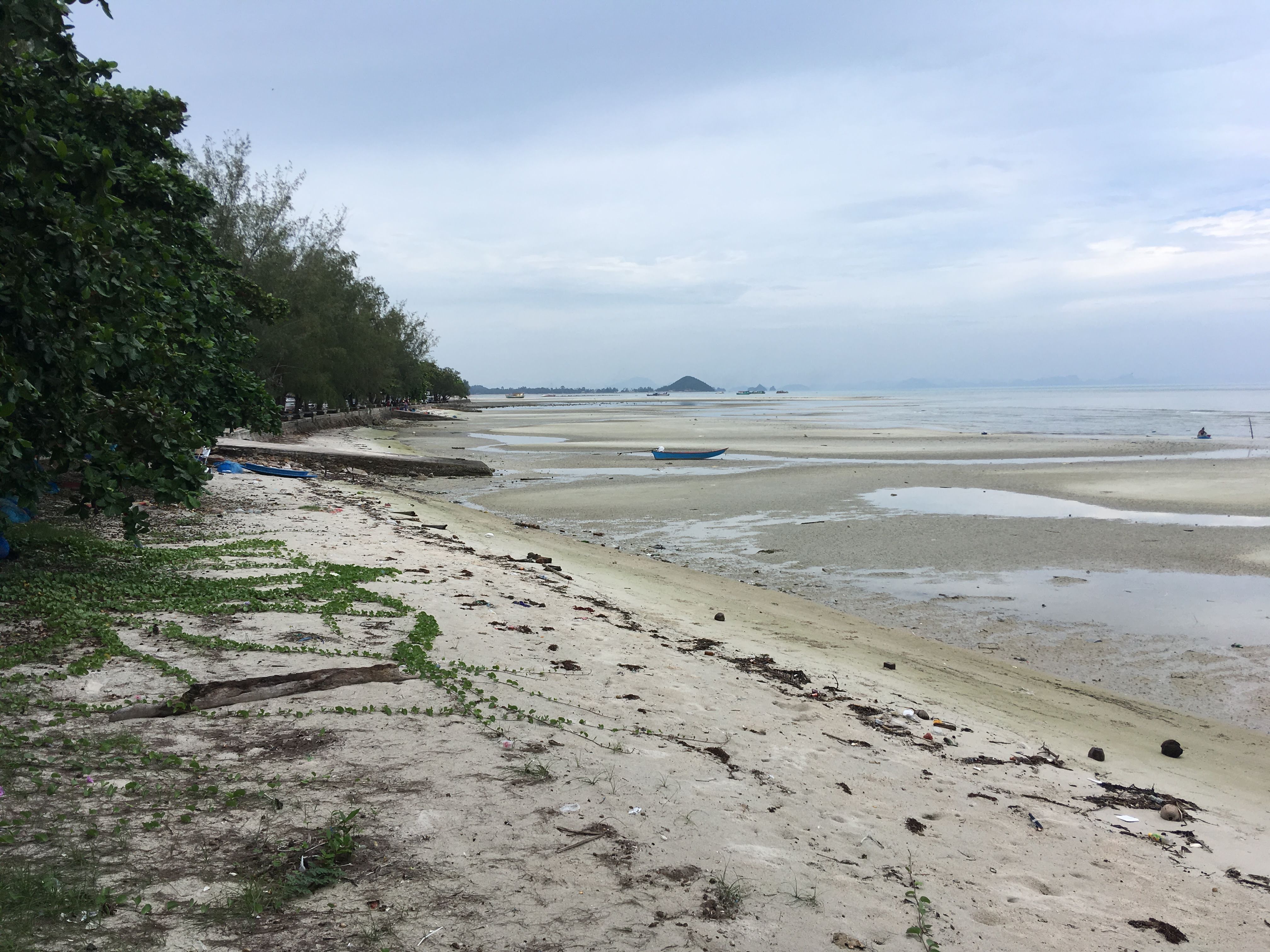 Côte près de Nathon dans le secteur d’Ang Thong à Koh Samui