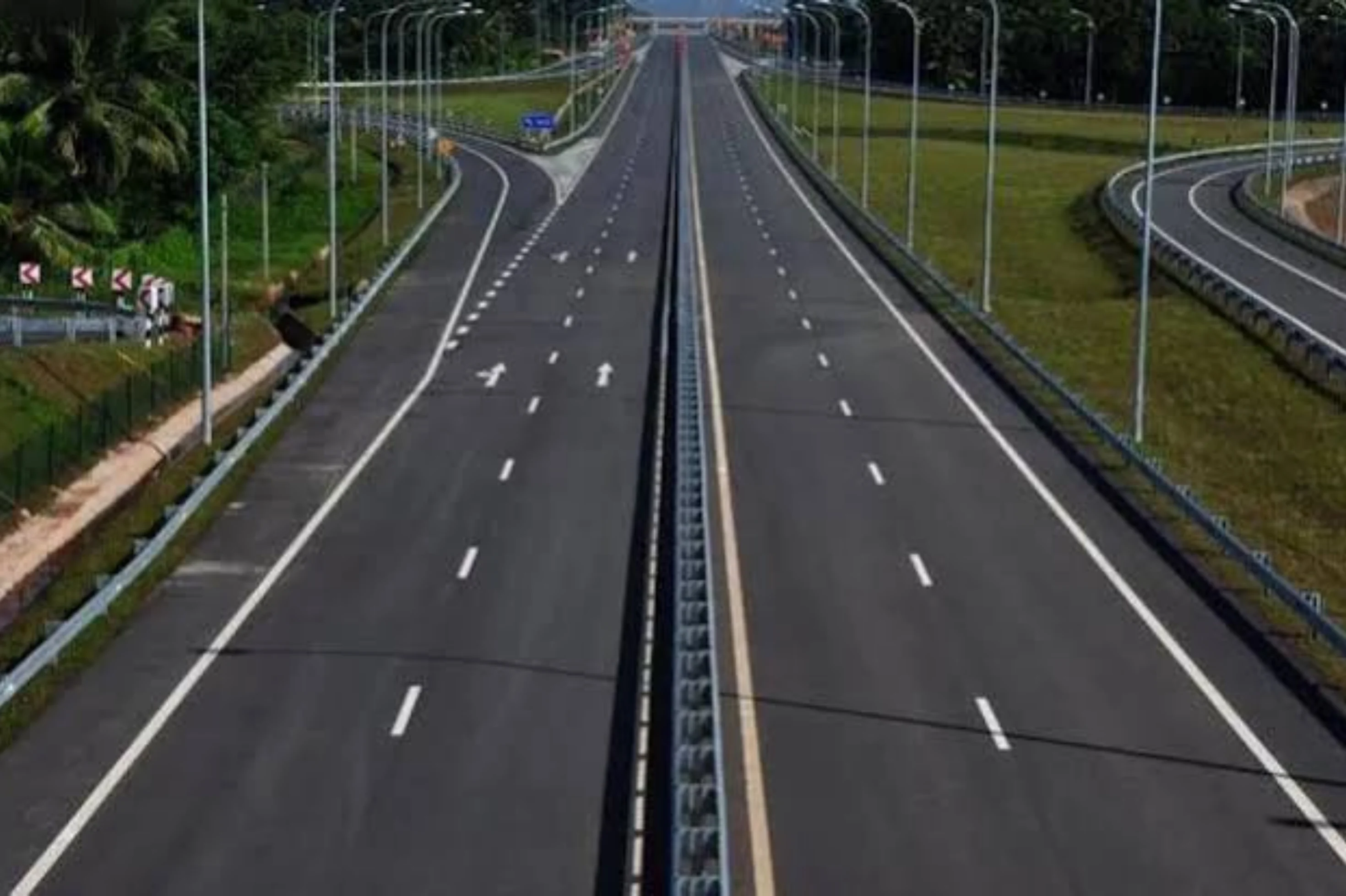  AI-based road condition monitoring | RoadVision AI