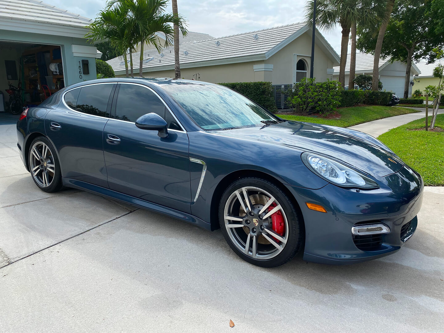 Gray Porsche interior cleaned by PDS in Loxahatchee, West Palm Beach auto detailing