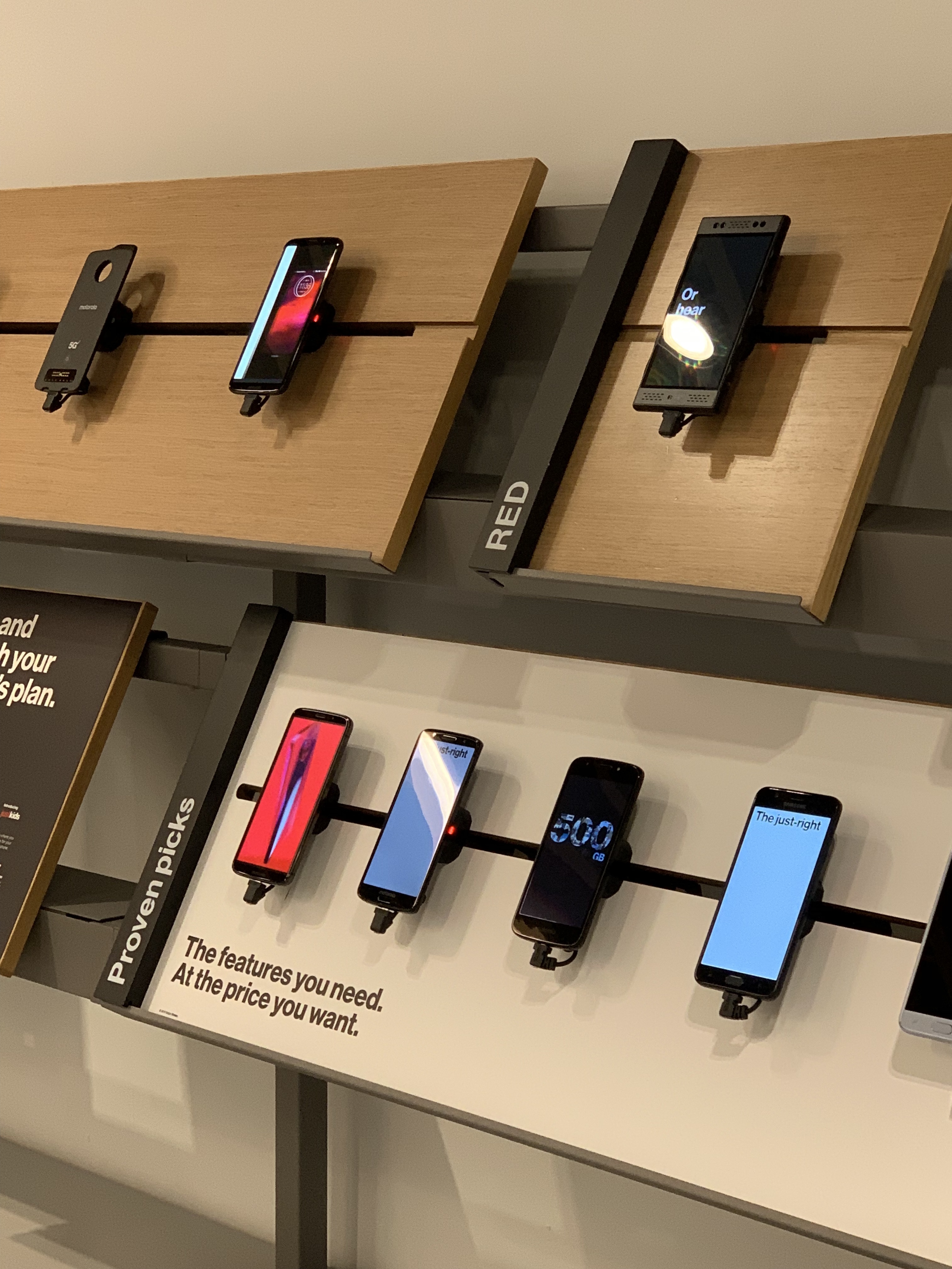 Inspiration (local eletronics store) for fixtures.