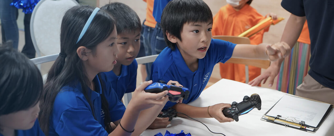 Children a video game together