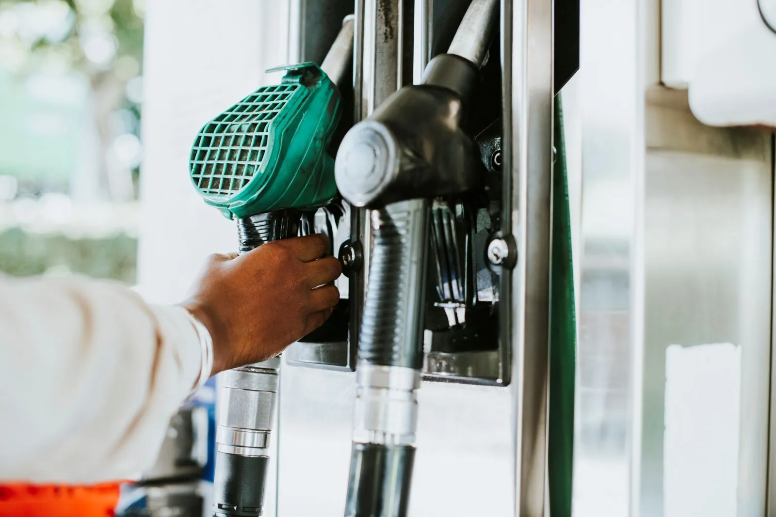 Trucker Guide helps truckers save money on fuel by finding affordable diesel prices along their routes.
