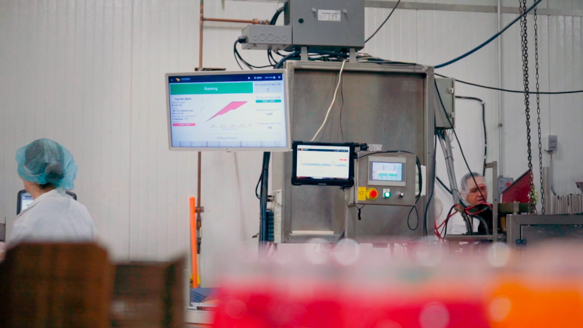 A Factbird Performance Dashboard in use on the shop floor at Raymundos.