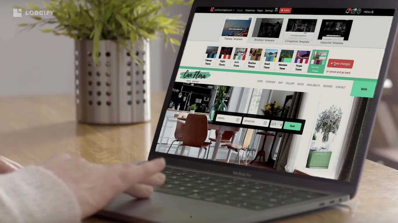 Persona utilizando Lodgify en ordenador